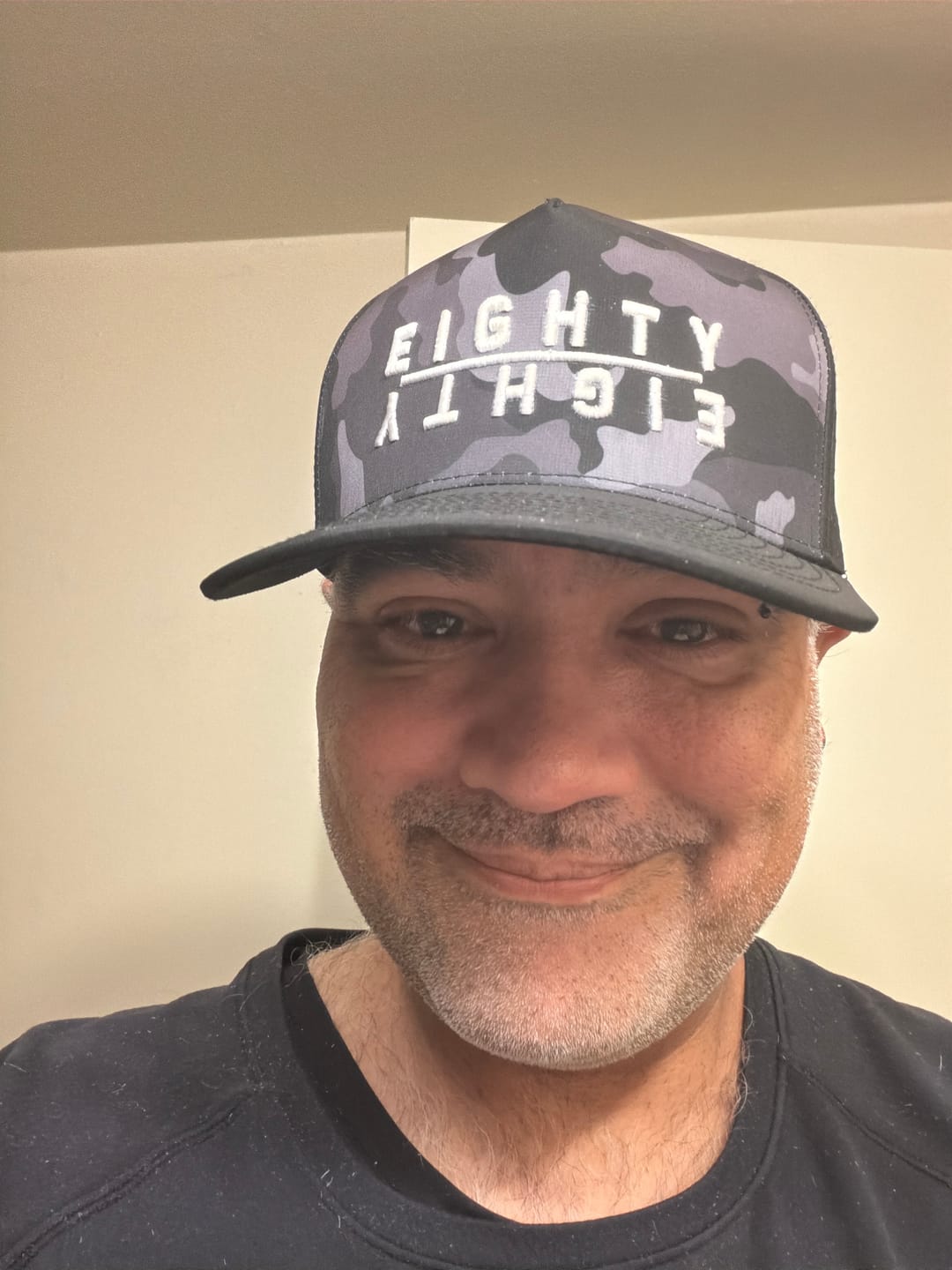 Customer photo review of 80Eighty® Mirror Hat