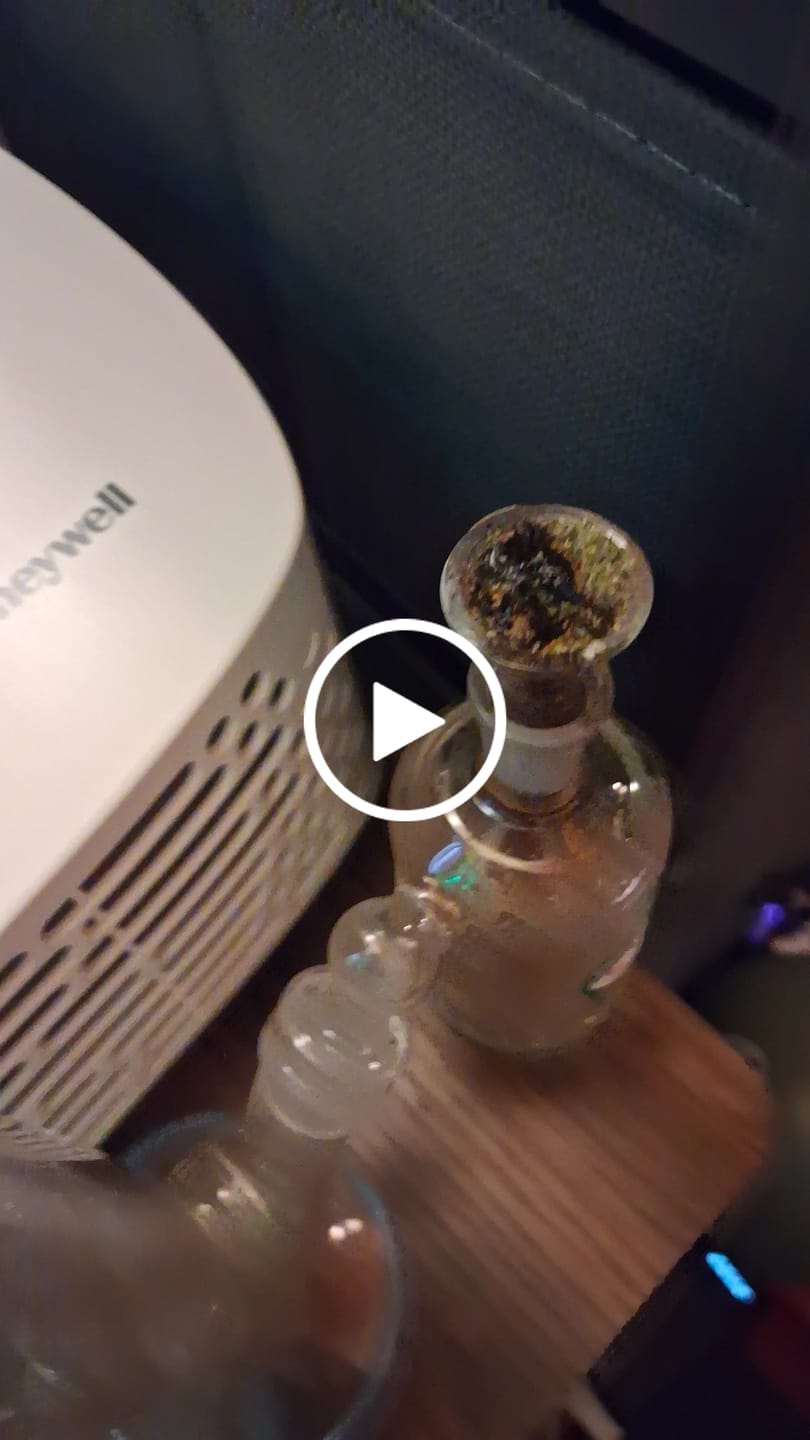Customer video review of THCA Hash