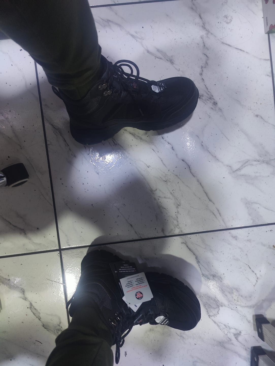 Customer photo review of BOTA DE SEGURIDAD LEDOM - HOMBRE