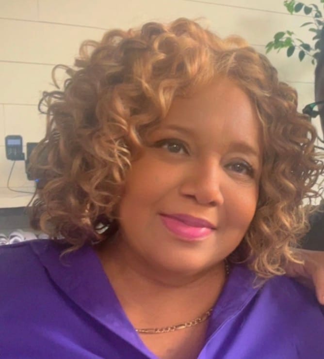 Customer photo review of Vanessa View 44 HD 4X4 Lace Front Wig - VIEW44 GIO