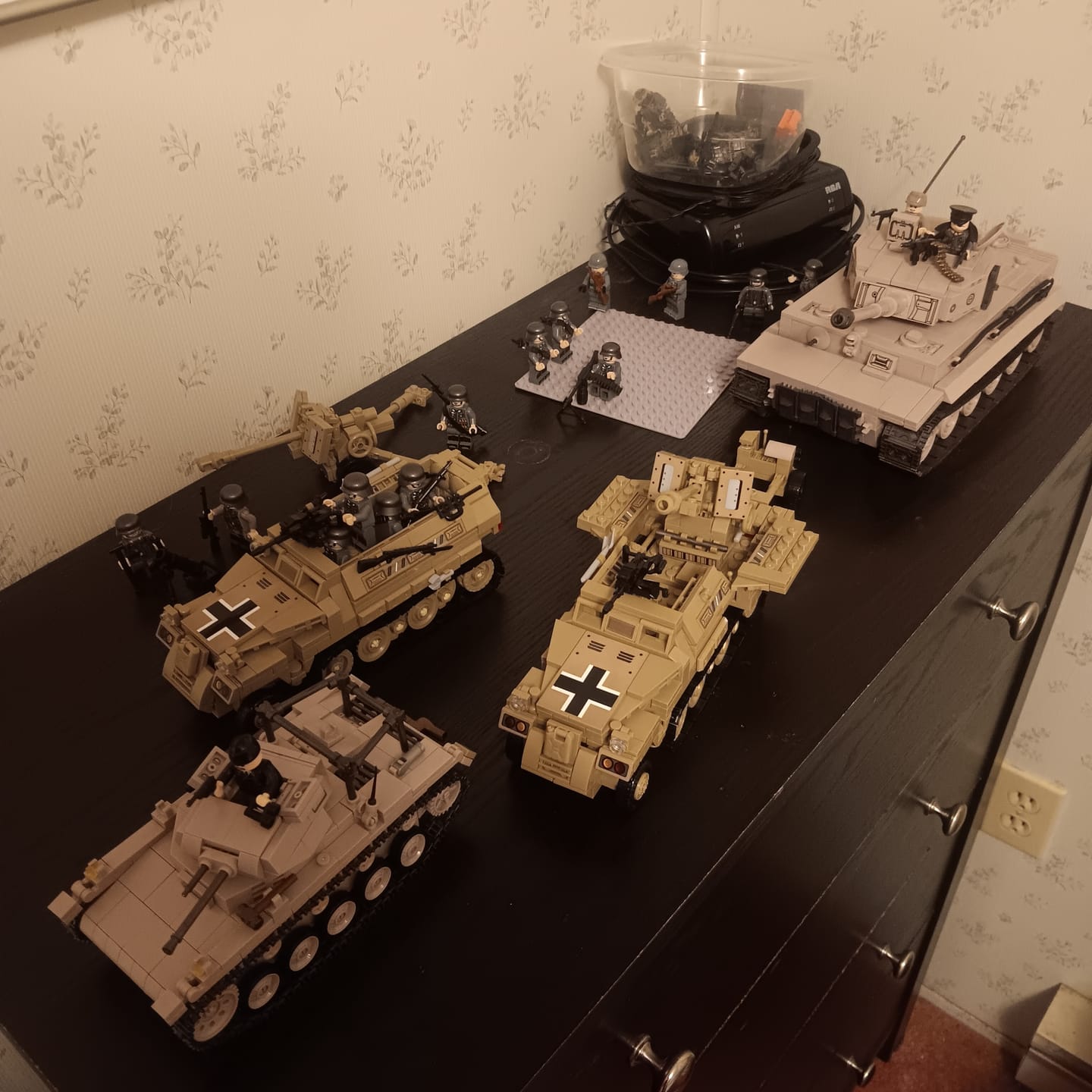 Customer photo review of 🎁 Brick Battalion | 24 Soldiers (100% off)