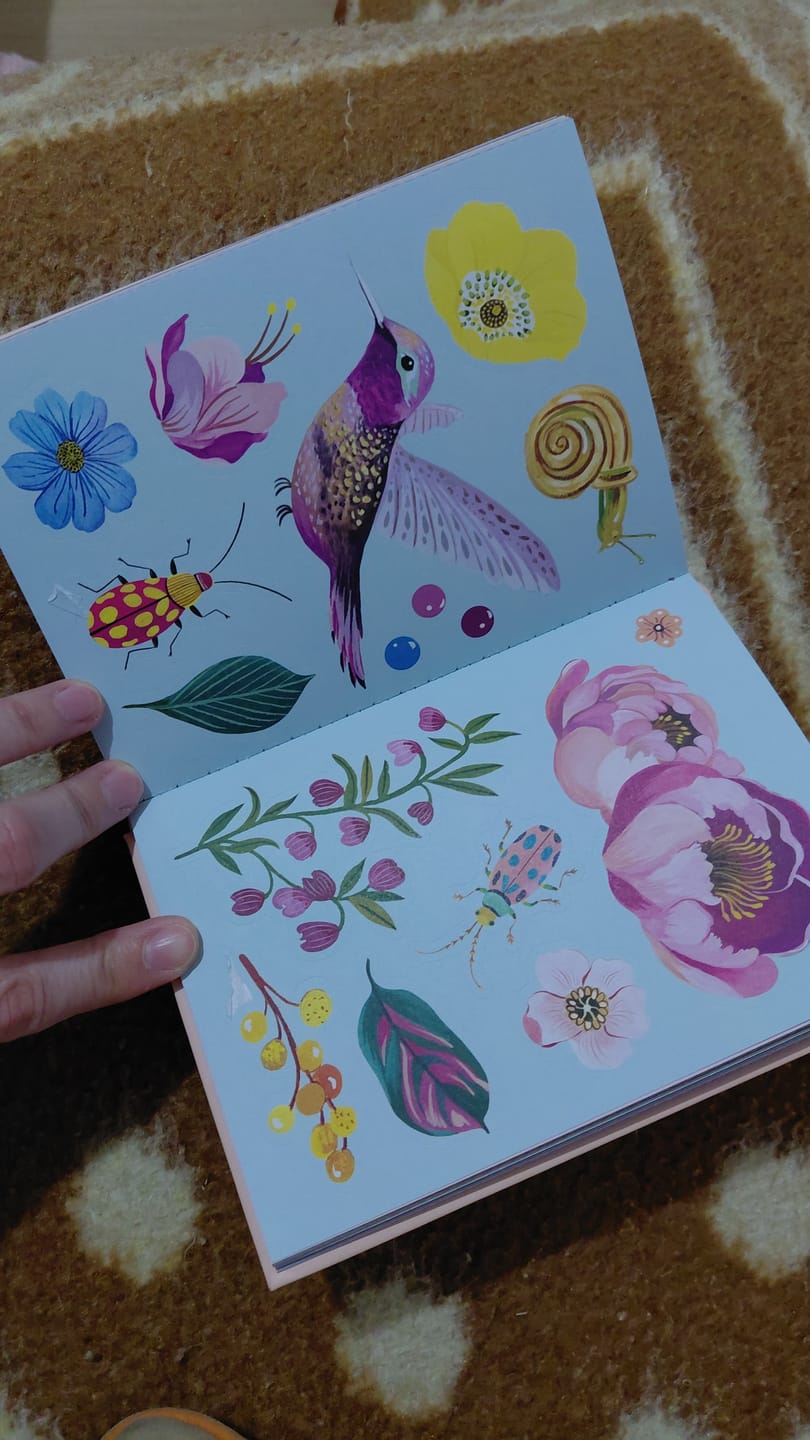 Customer photo review of Libro de Stickers Animales del Bosque