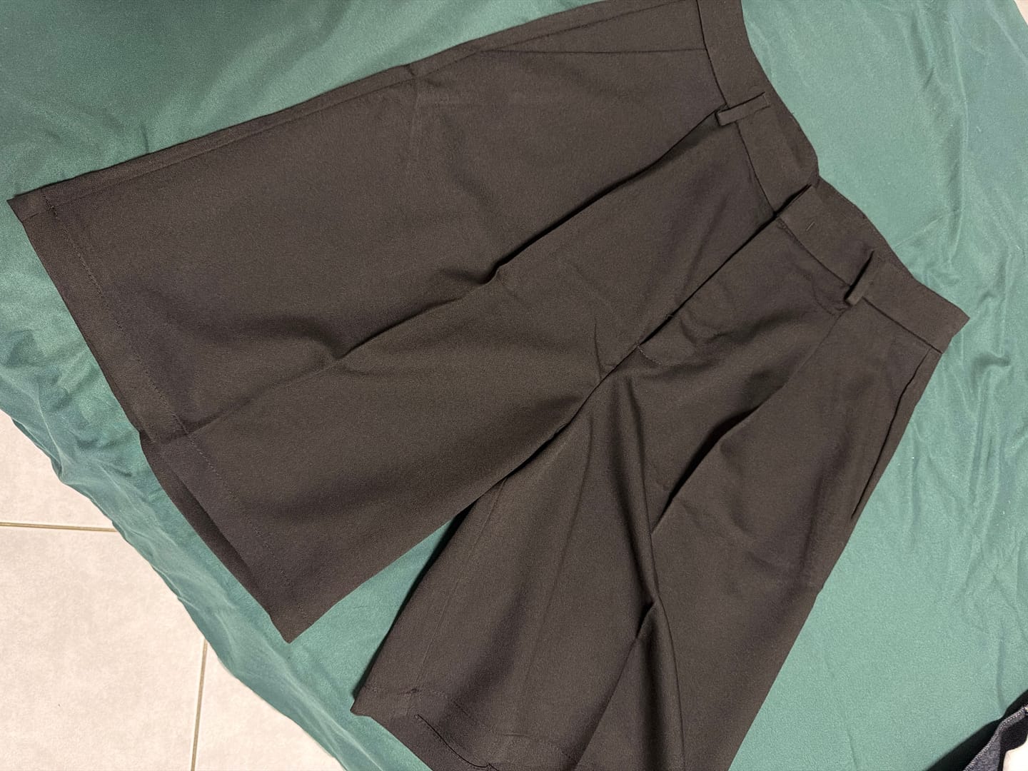 Customer photo review of Pleated Baggy Jorts