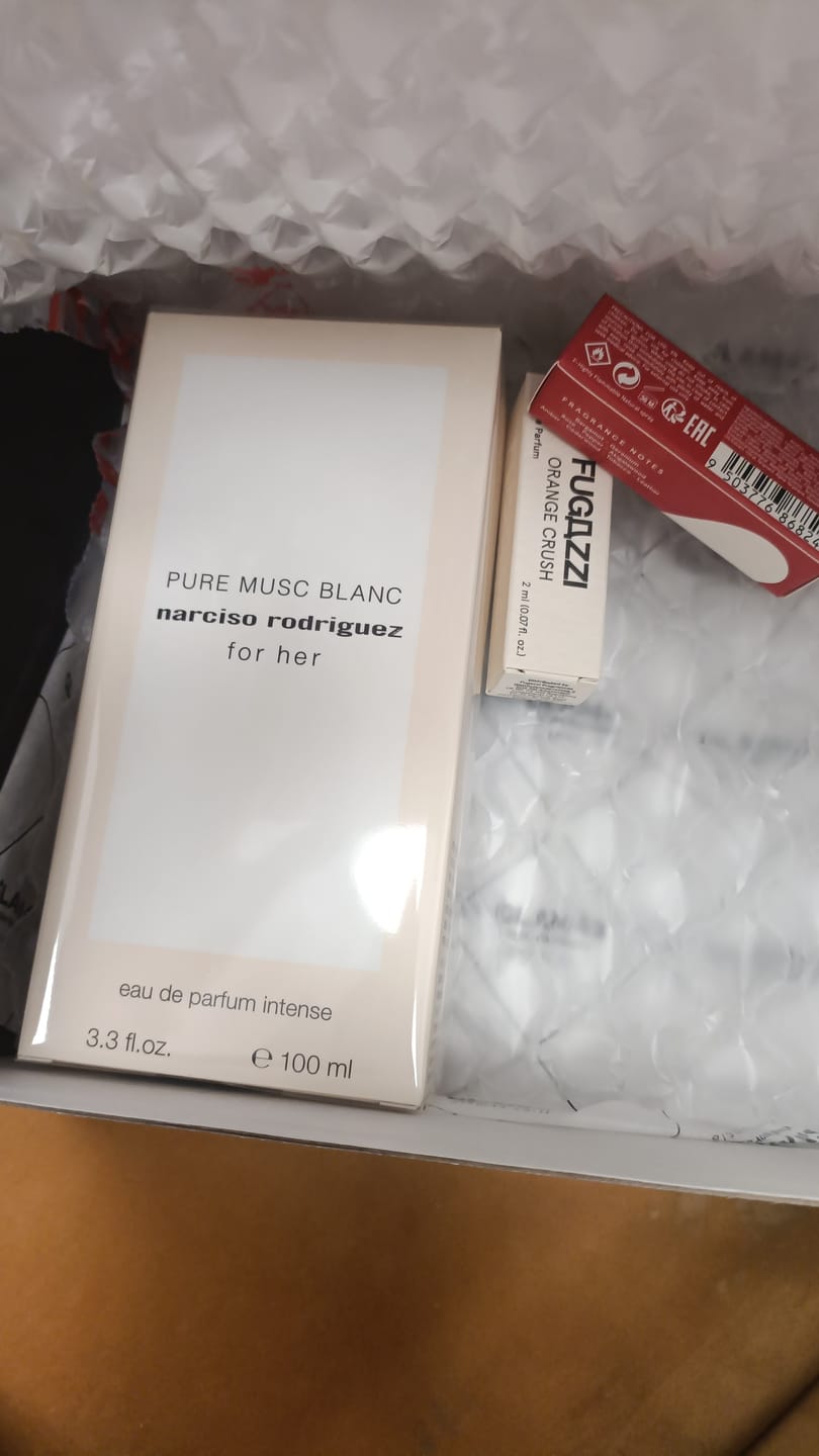 Customer photo review of Narciso Rodriguez Pure Musc Blanc Intense EDP 100ML נרסיסו רודריגז פיור מאסק בלאנק אינטנס אדפ לאישה