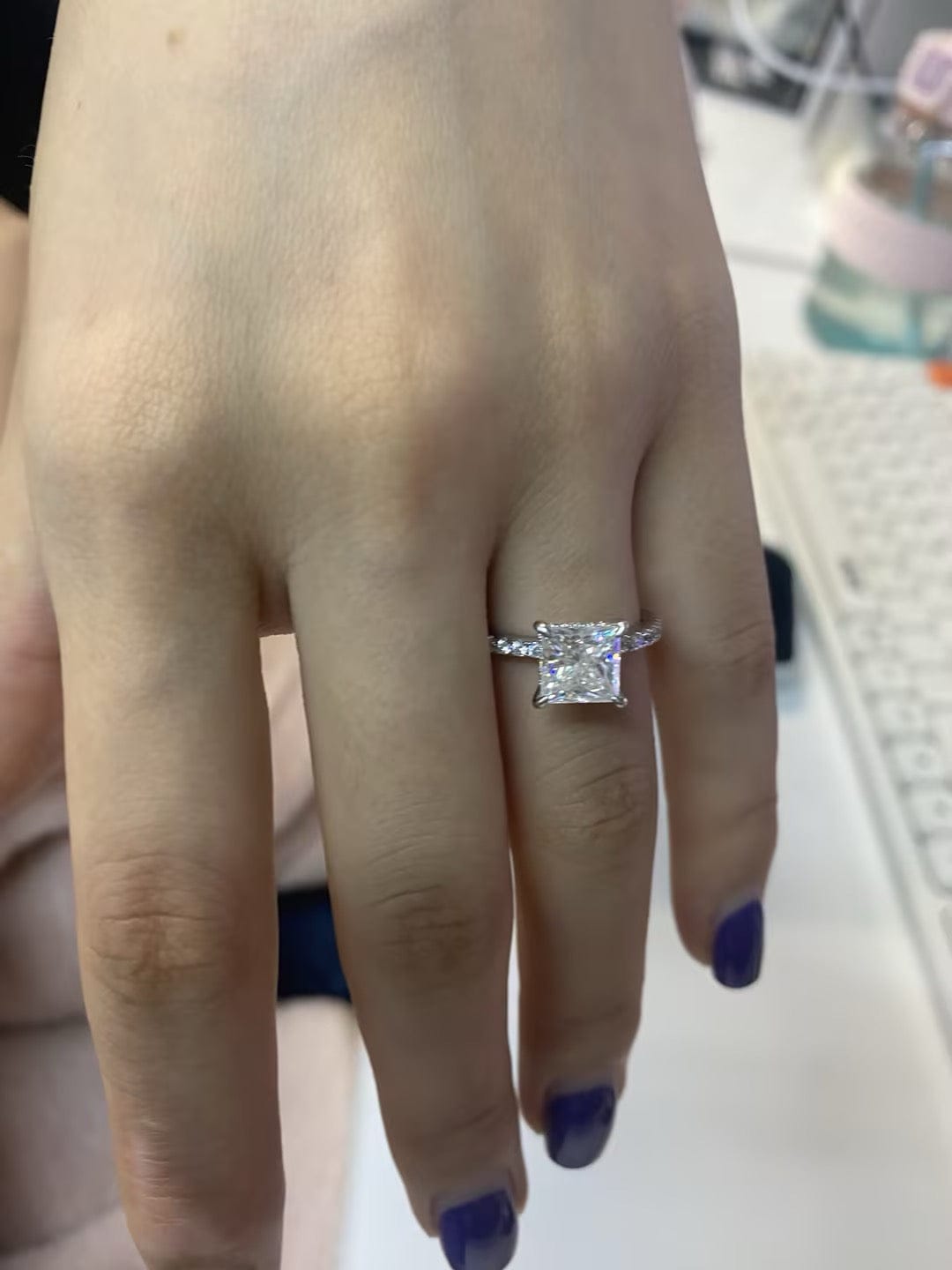 Customer photo review of Rodiffy Moissanite 2.0 Ct ～3.0 Ct Square Princess Cut Bridal Ring