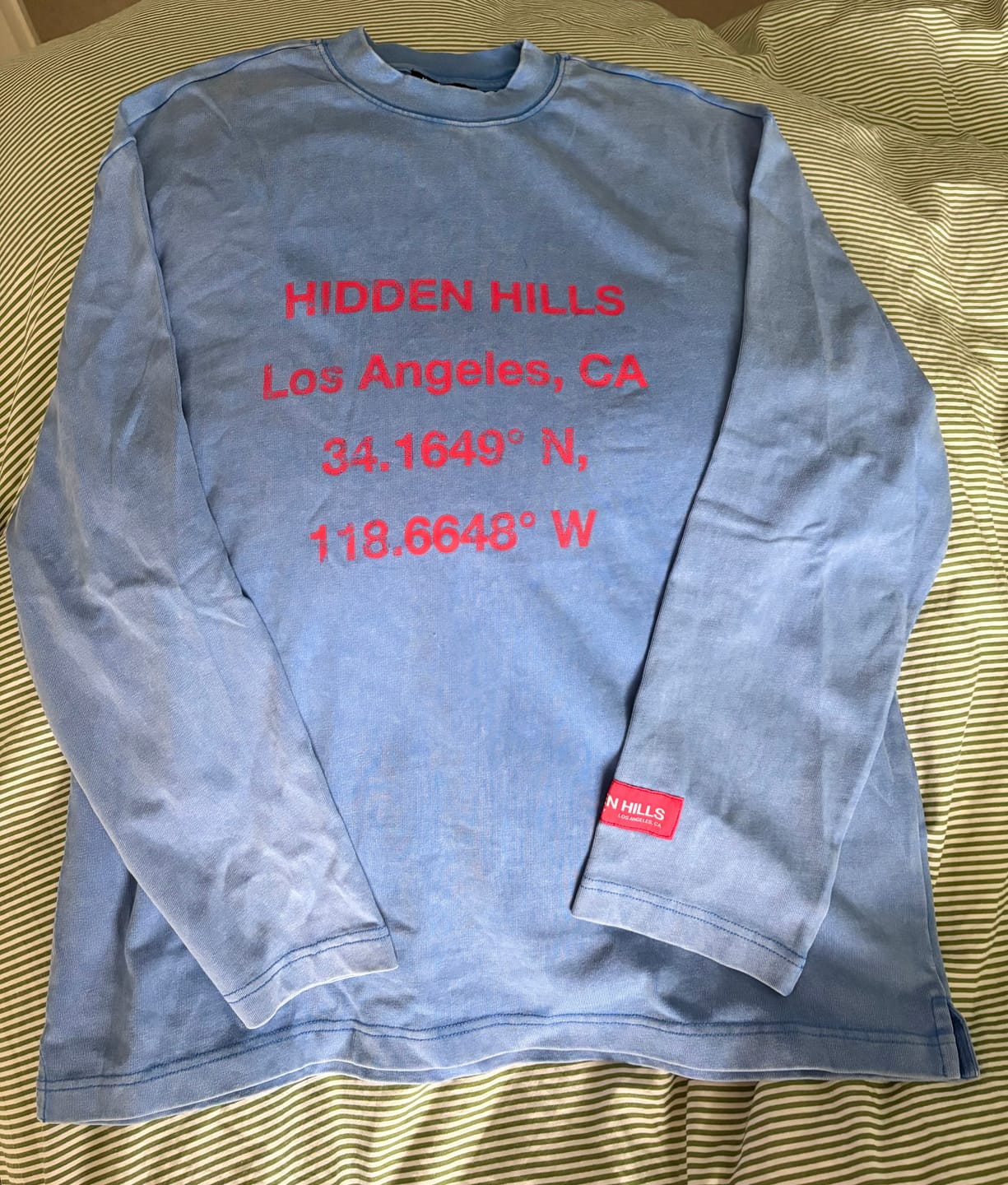 Customer photo review of VINTAGE LOGO WASHED LONGSLEEVE T-SHIRT SKY BLUE/RED