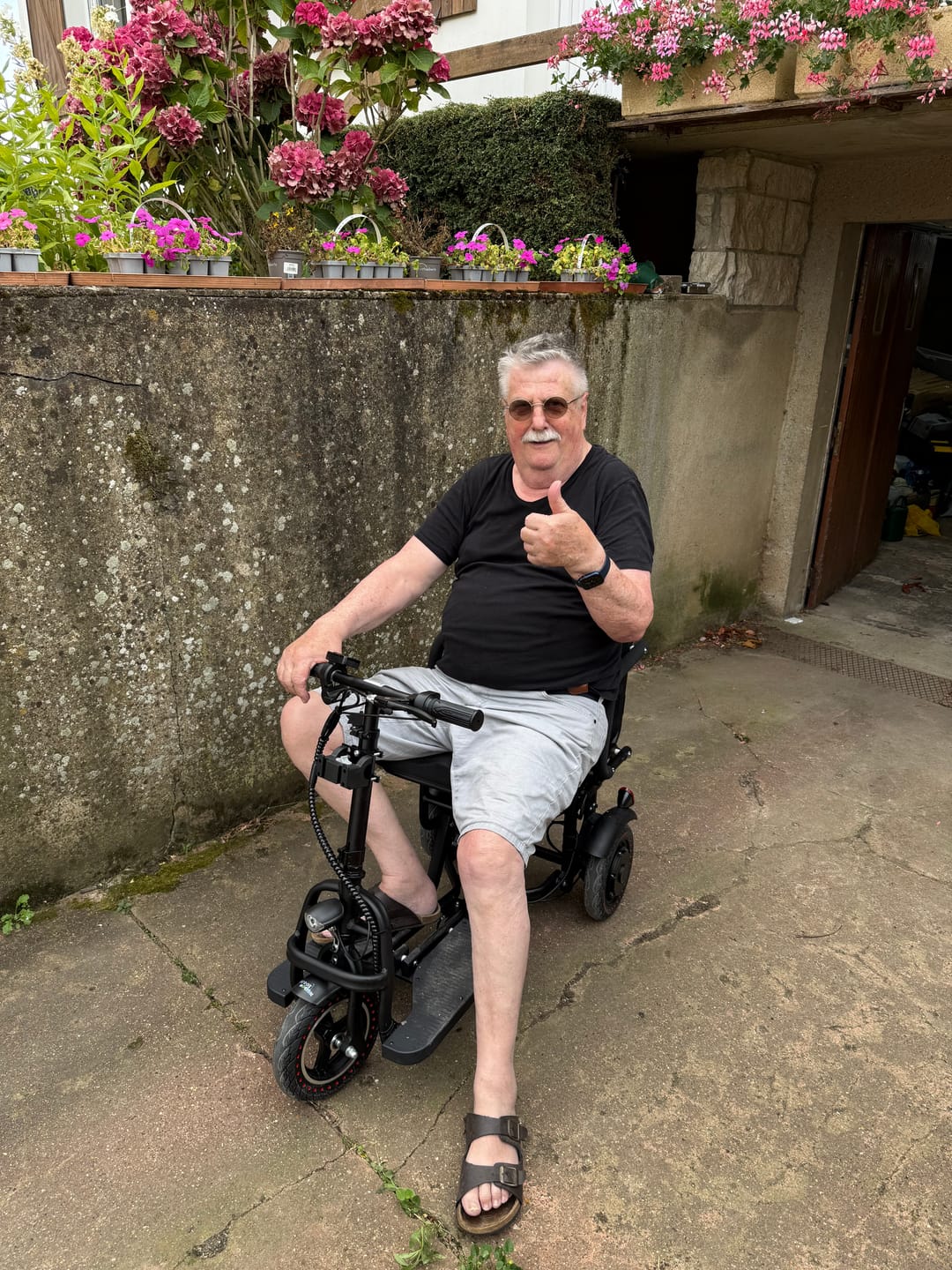 Customer photo review of Tricycle électrique pliable ES-10 – 3 roues 350W/700W, idéal pour PMR et seniors