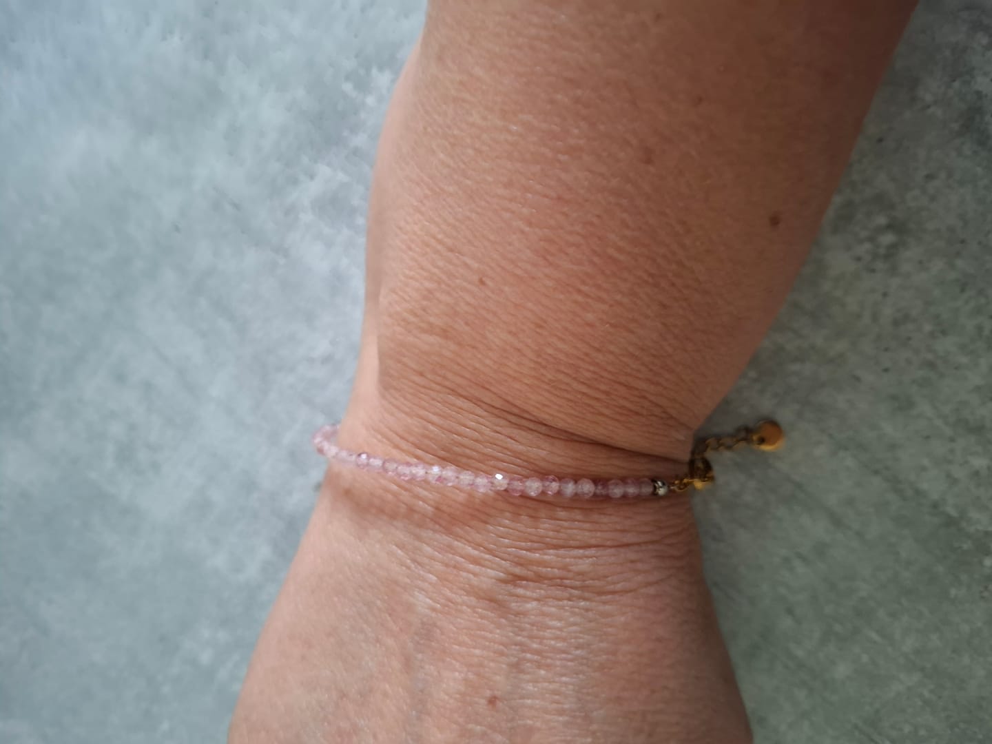 Customer photo review of Rosenquarz Armband - Perlen