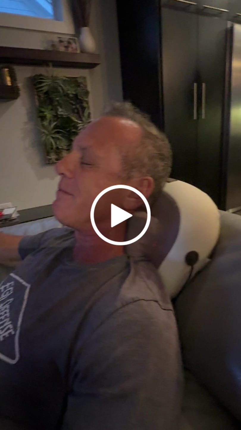 Customer video review of HiZoo - Clinical Grade Decompression Massager