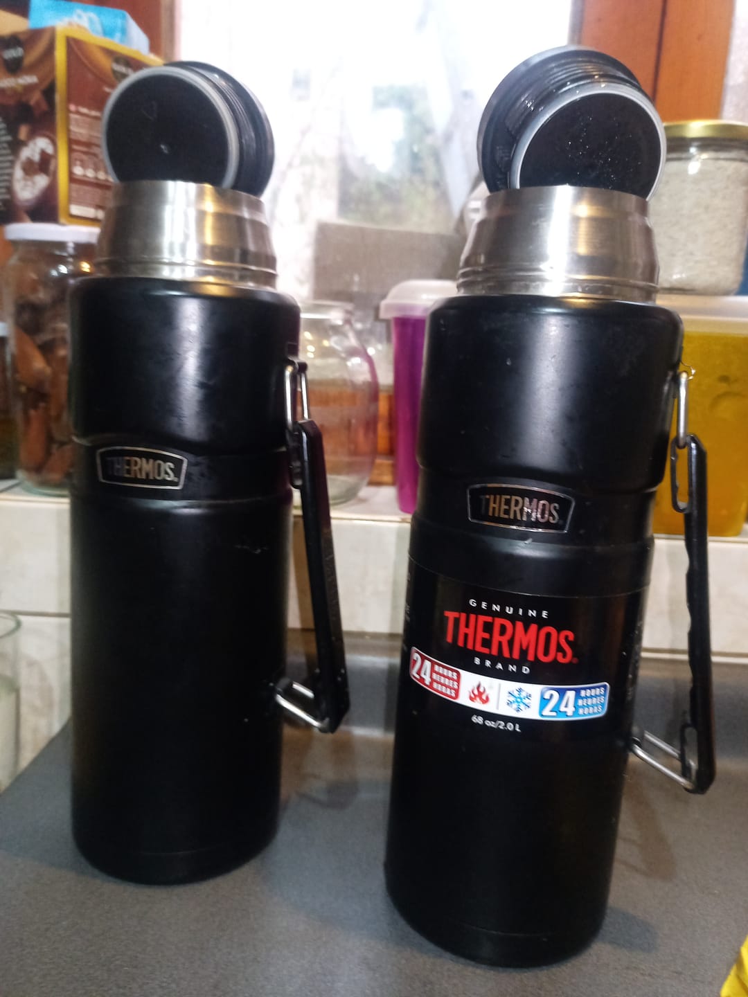 Customer photo review of TERMO LIQUIDO KING ACERO INOX 2 LITROS NEGRO