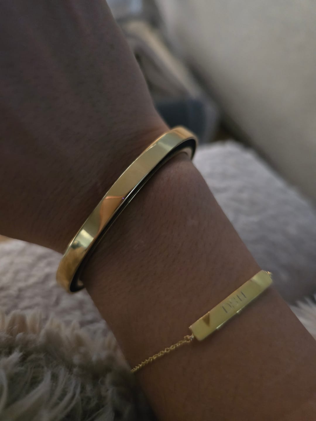 Customer photo review of Hair-tie Hider Cuff Bracelet