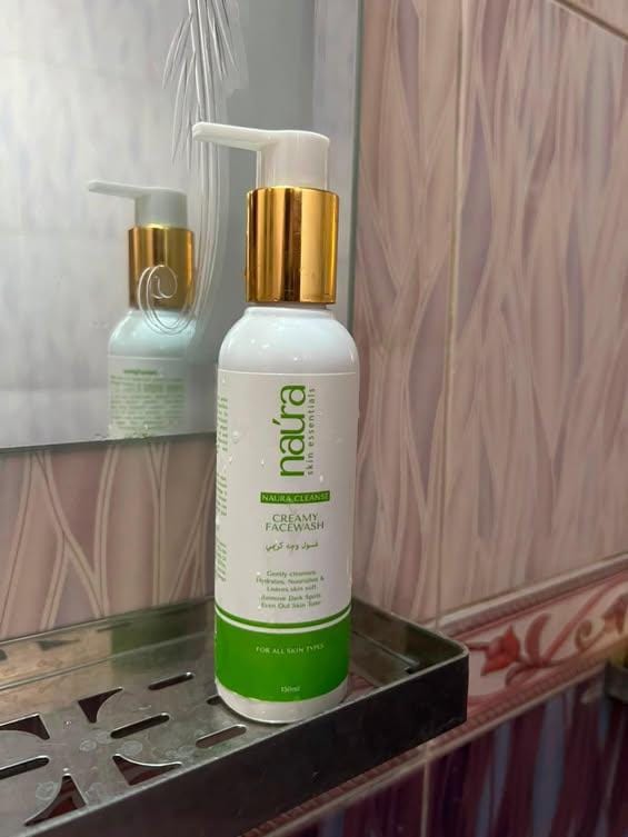 Customer photo review of Naura Cleanse Creamy Facewash 150ml