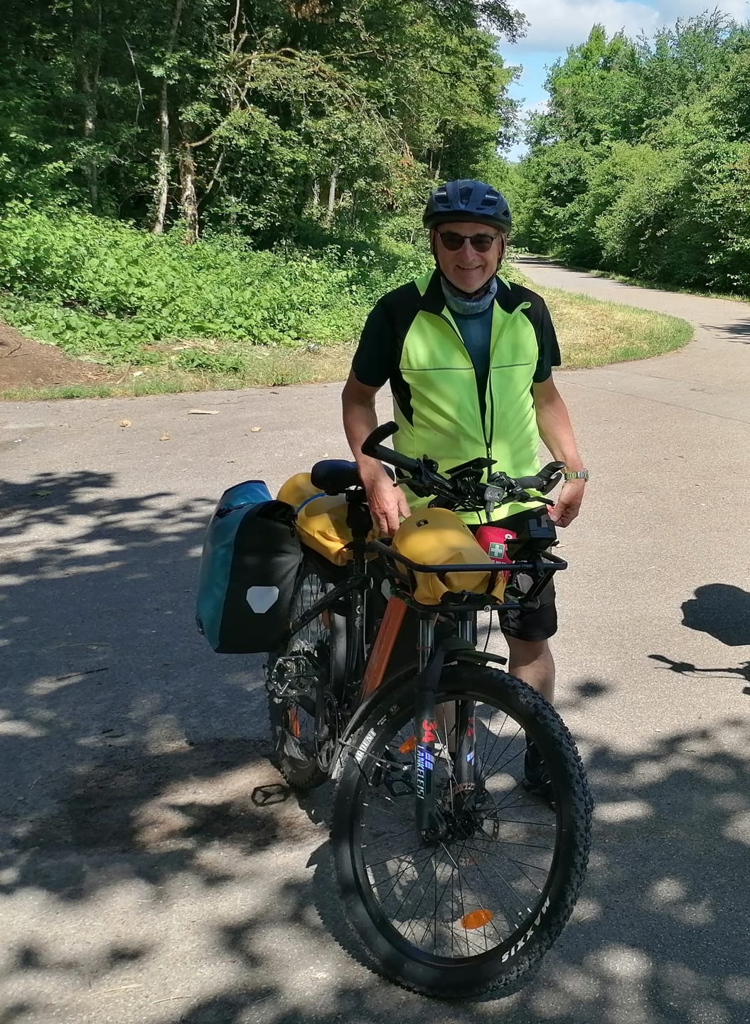 Customer photo review of Lankeleisi MG600 Lite 250W 27.5" Electric Trekking Bike 720Wh SUV E-bike with Switchable Sensor 36V 20Ah Battery