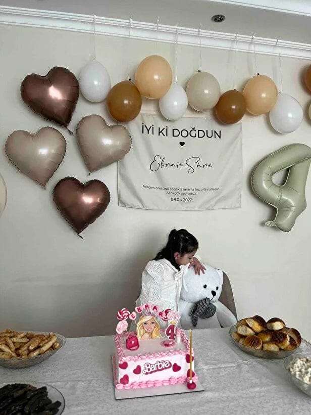 Customer photo review of Doğum Günü Duvar Örtüsü