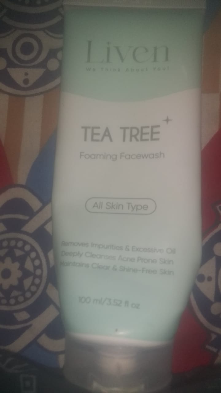 Customer photo review of Tea Tree Foaming Facewash
