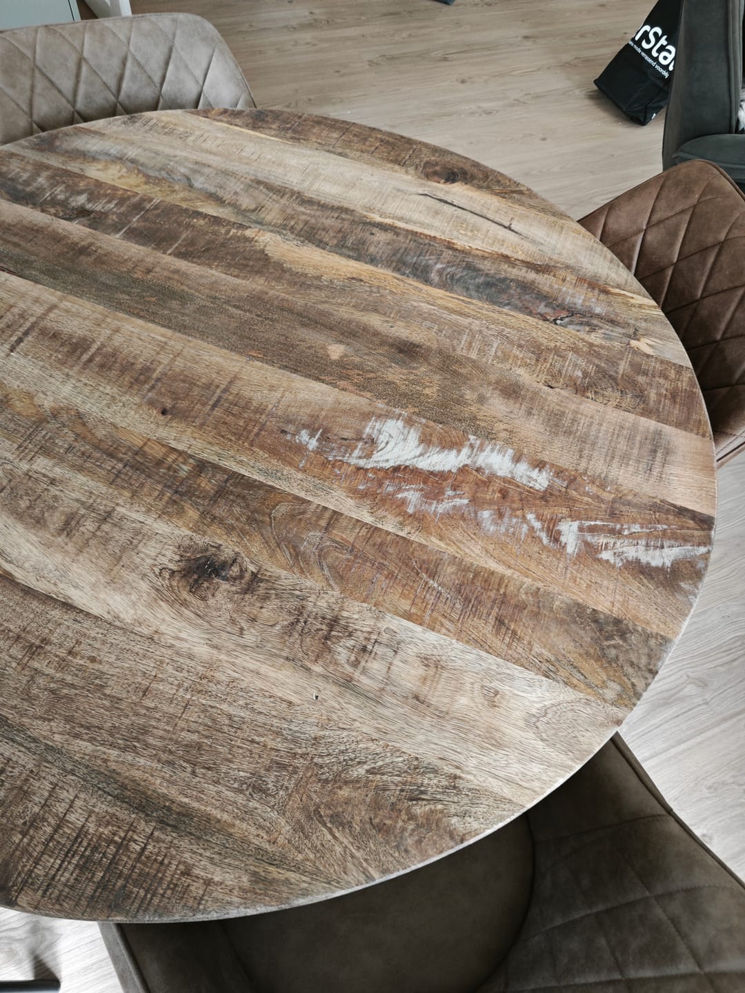 Customer photo review of Sila Mangohouten Ronde Eettafel