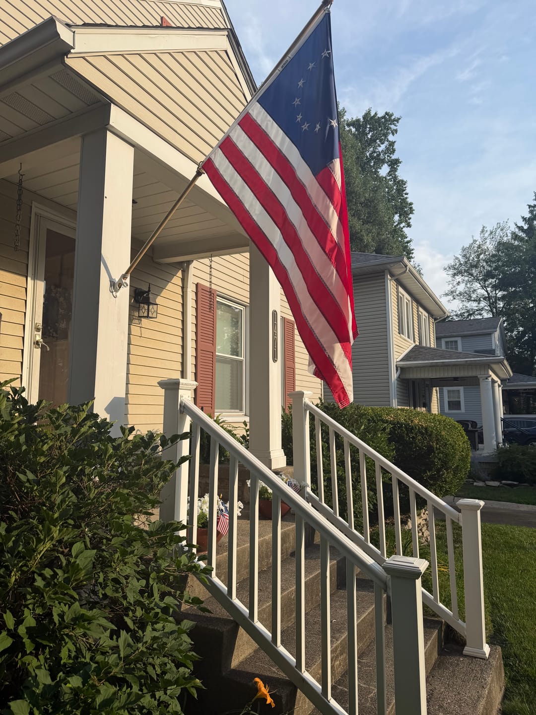 Customer photo review of 3' x 5' Betsy Ross Flag Set