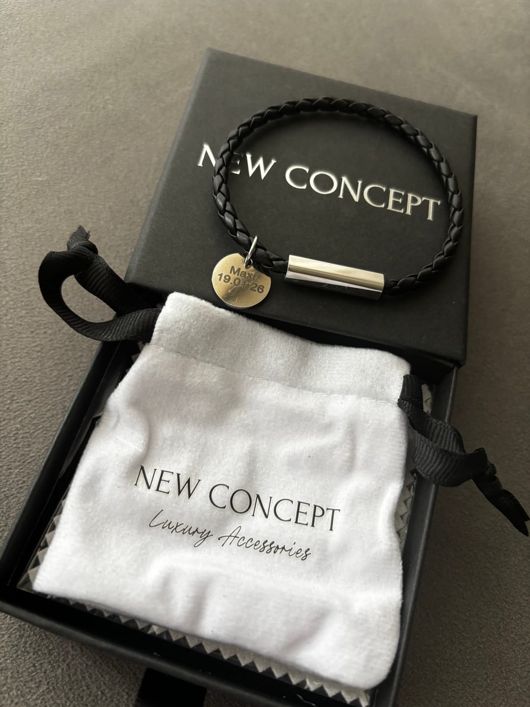 Customer photo review of Pulsera Leather Steel