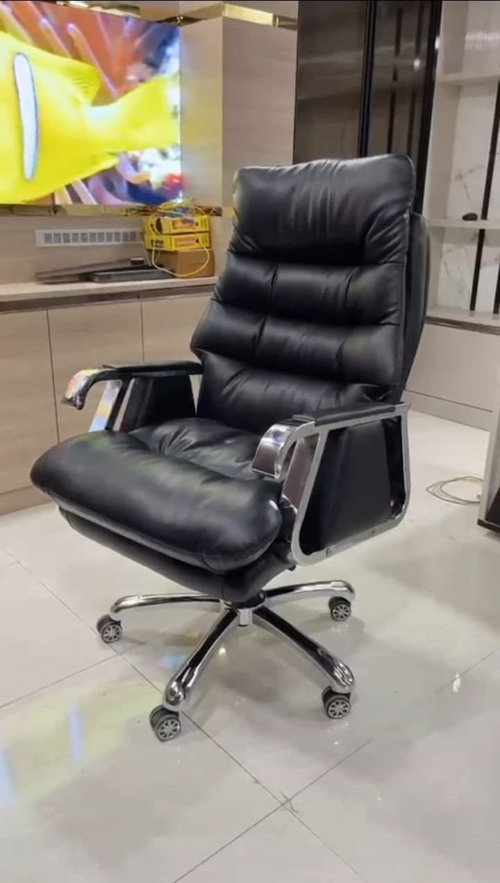 Customer photo review of Ettorez FORTUNA Premium Leatherette Chair