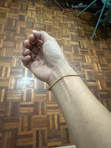 Customer photo review of Taylor Minimal Bracelet