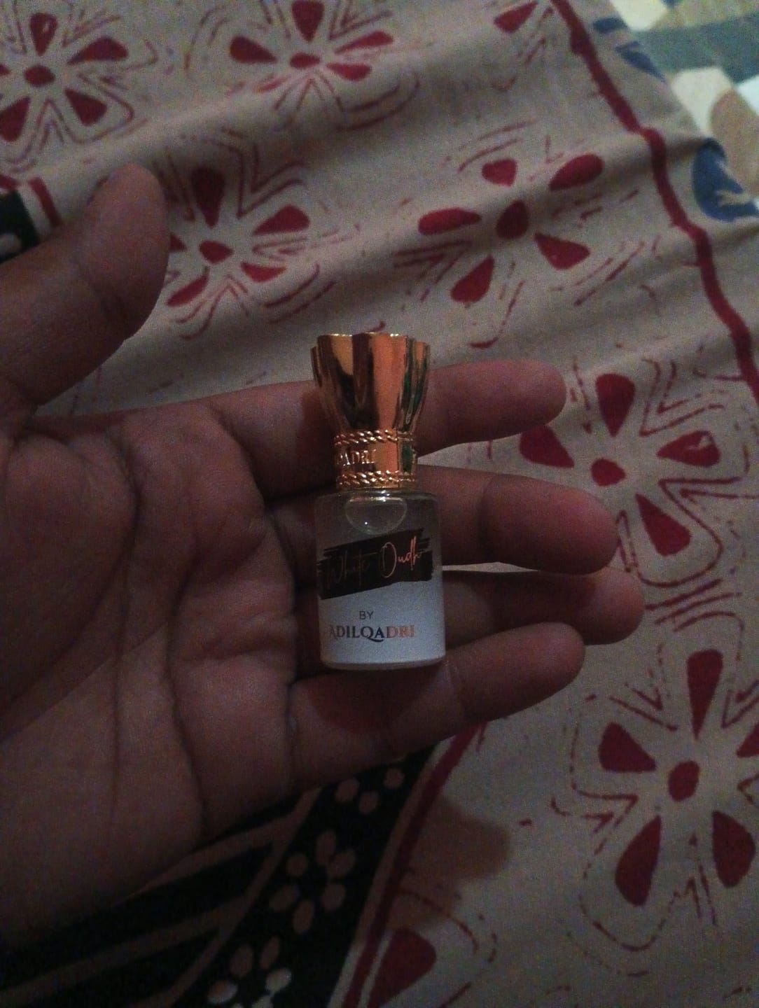 Customer photo review of White Oudh Luxury Attar Perfume