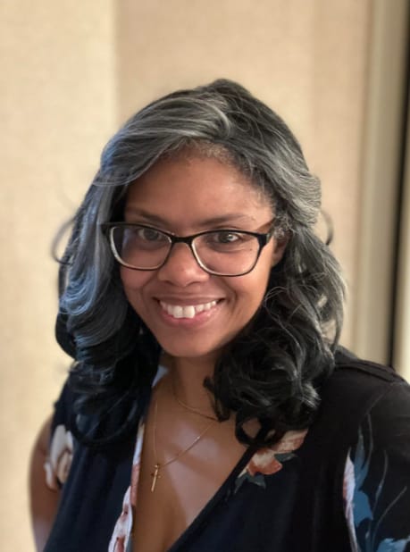 Customer photo review of Luvwin 5x5 Closure Salt & Pepper Loose Wave Glueless Bob Wig