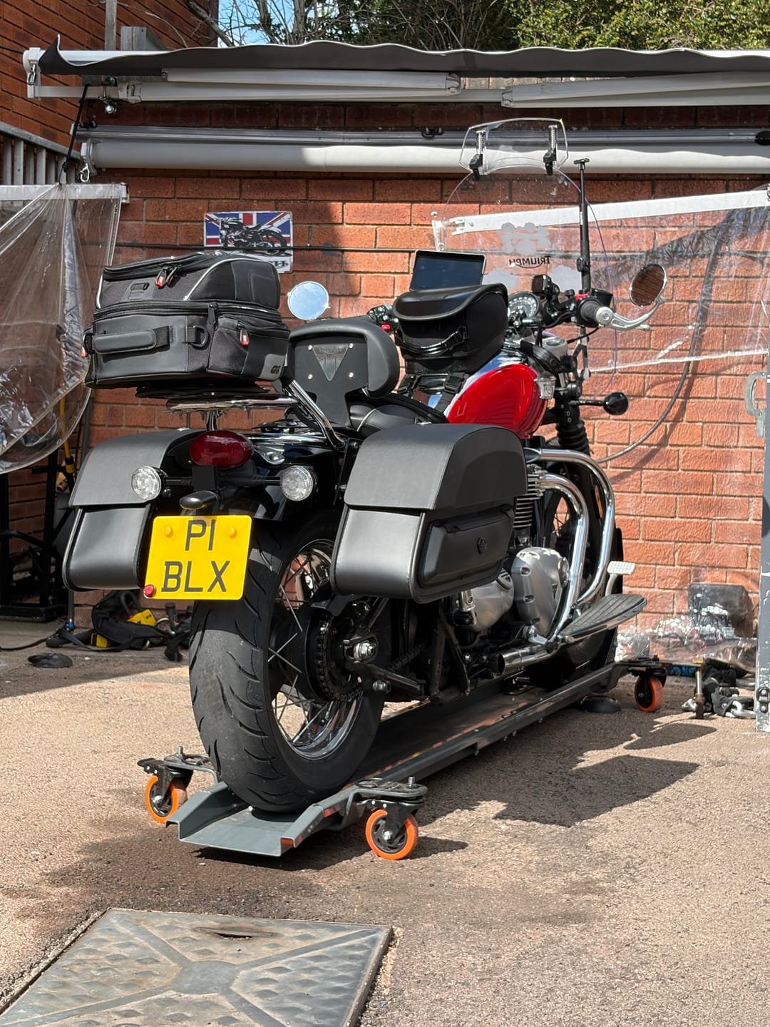 Customer photo review of 28L - Pantheon Medium Quick-Mount Triumph Bonneville Speedmaster 2018+ Motorcycle Saddlebags
