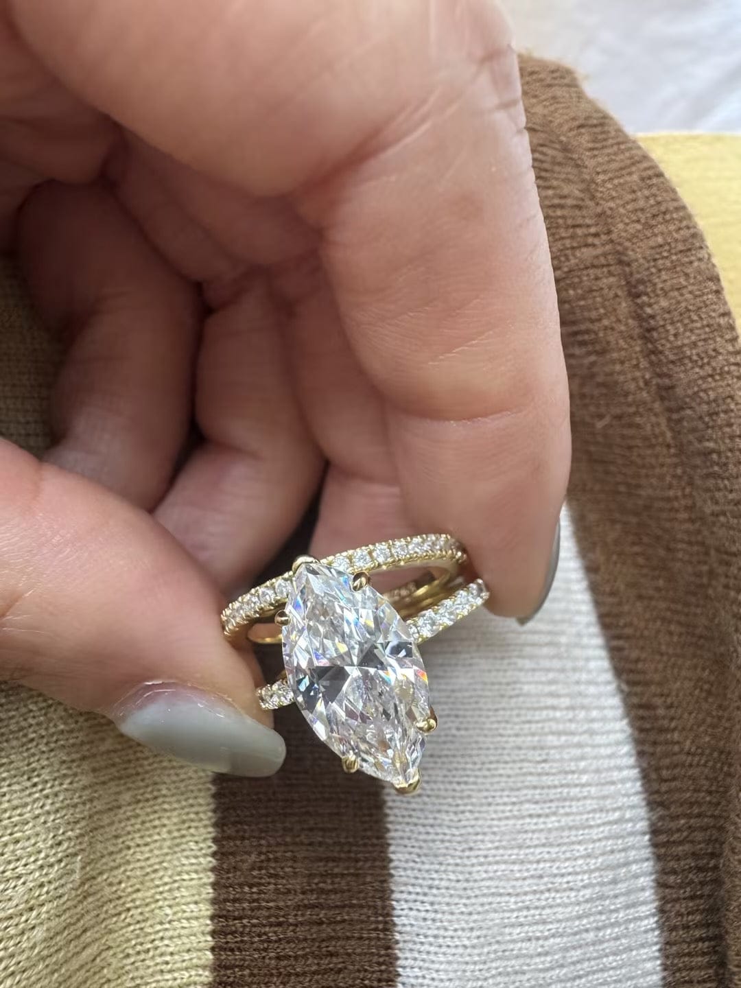 Customer photo review of S925 4.0Ct Marquise Cut Wedding Ring Set Travel Ring With Classic Wedding Band For Women