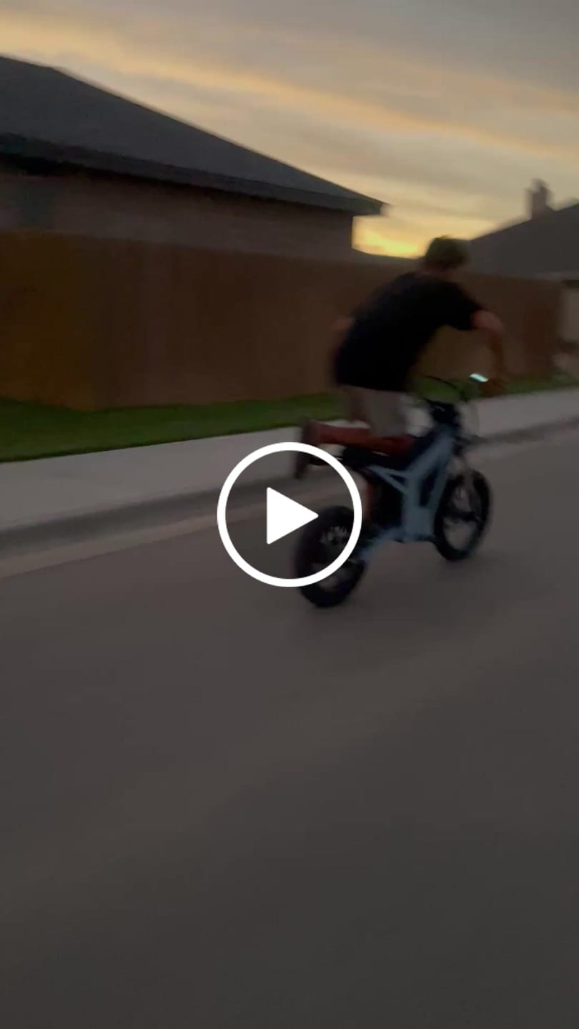 Customer video review of Tuttio Soleil 01 Baja Light Kit