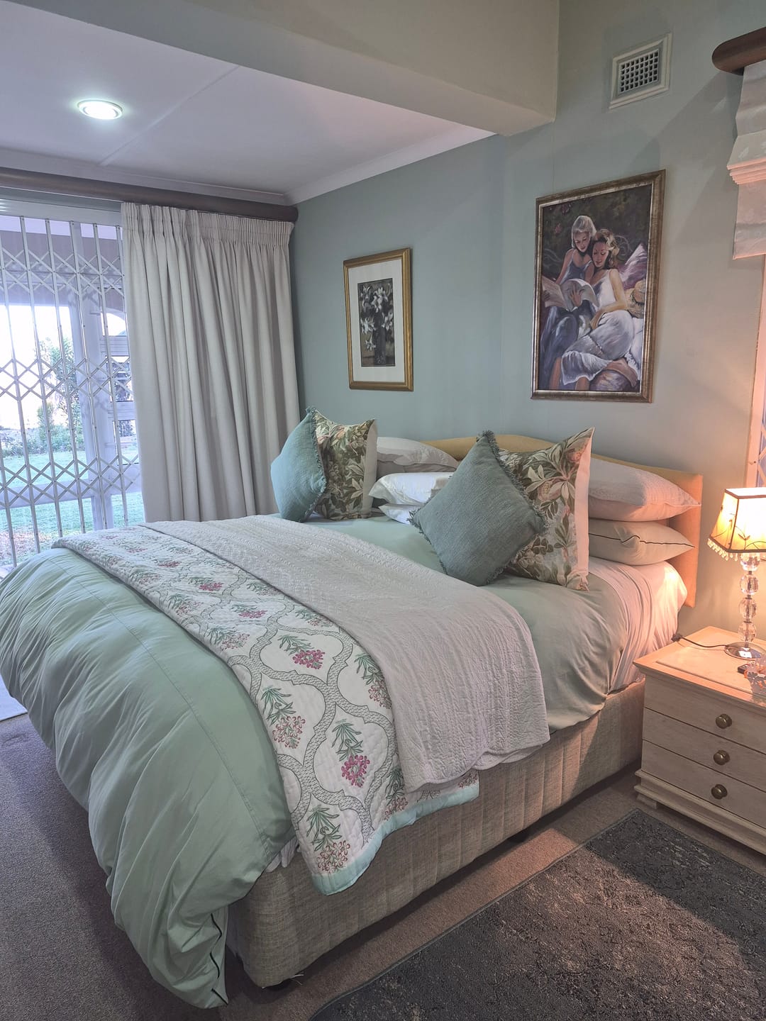 Customer photo review of The Luxury Piped Duvet Cover Set