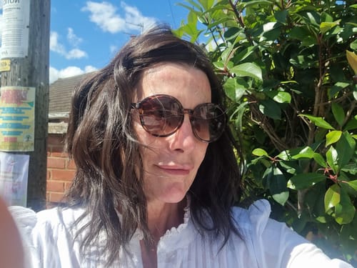 Customer photo review of [PRE-ORDER] JBEXTENSION MARIBEL MONO Monofilament Handmade Wig 6X5 Full Monofilament Hand Tied Top Wig 16 Inches Brown Wave Mono Lace Wig With Anti-slip Silicone Strips Glueless Wig MARIBEL MONO BROWN【BENDY EAR TABS】