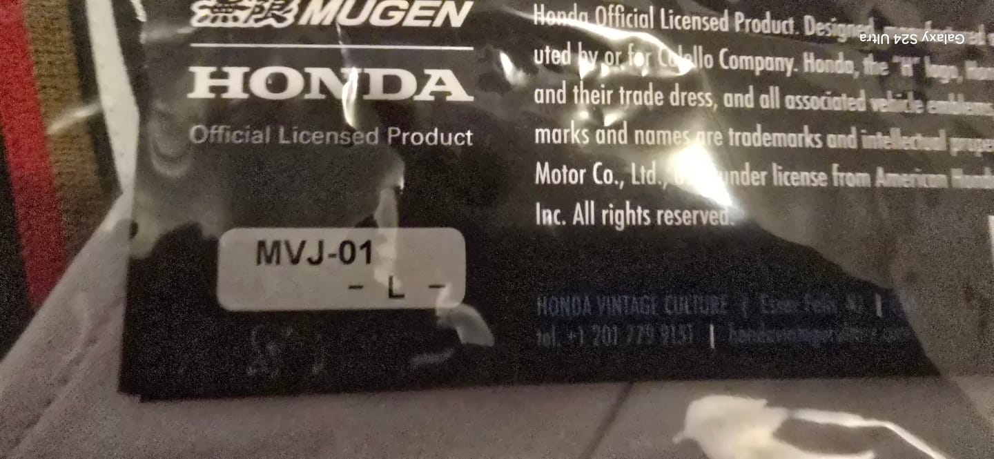 Customer photo review of 1996 Mugen-Honda F1 Team Hoodie