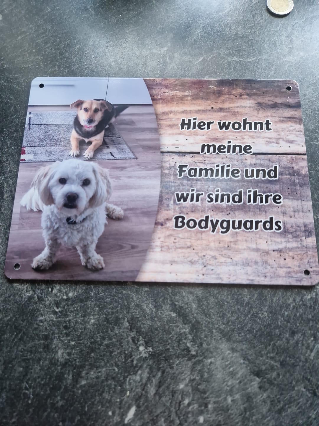 Customer photo review of Hunde-Türschild mit Foto & Wunschtext (UV- UND WETTERFEST) - Angebot beim Kauf eines 2. Schildes