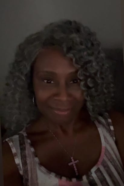 Customer photo review of Luvwin 5x5 Deep Curly Salt And Pepper Glueless Gray Color Pre-Cut Lace Bob Wig