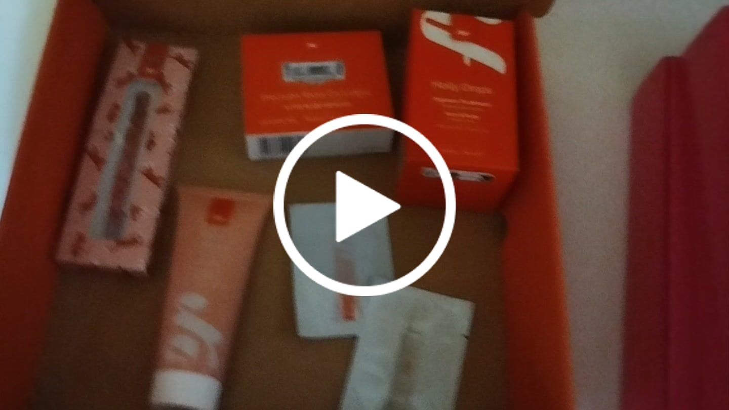 Customer video review of THAT PINK SET