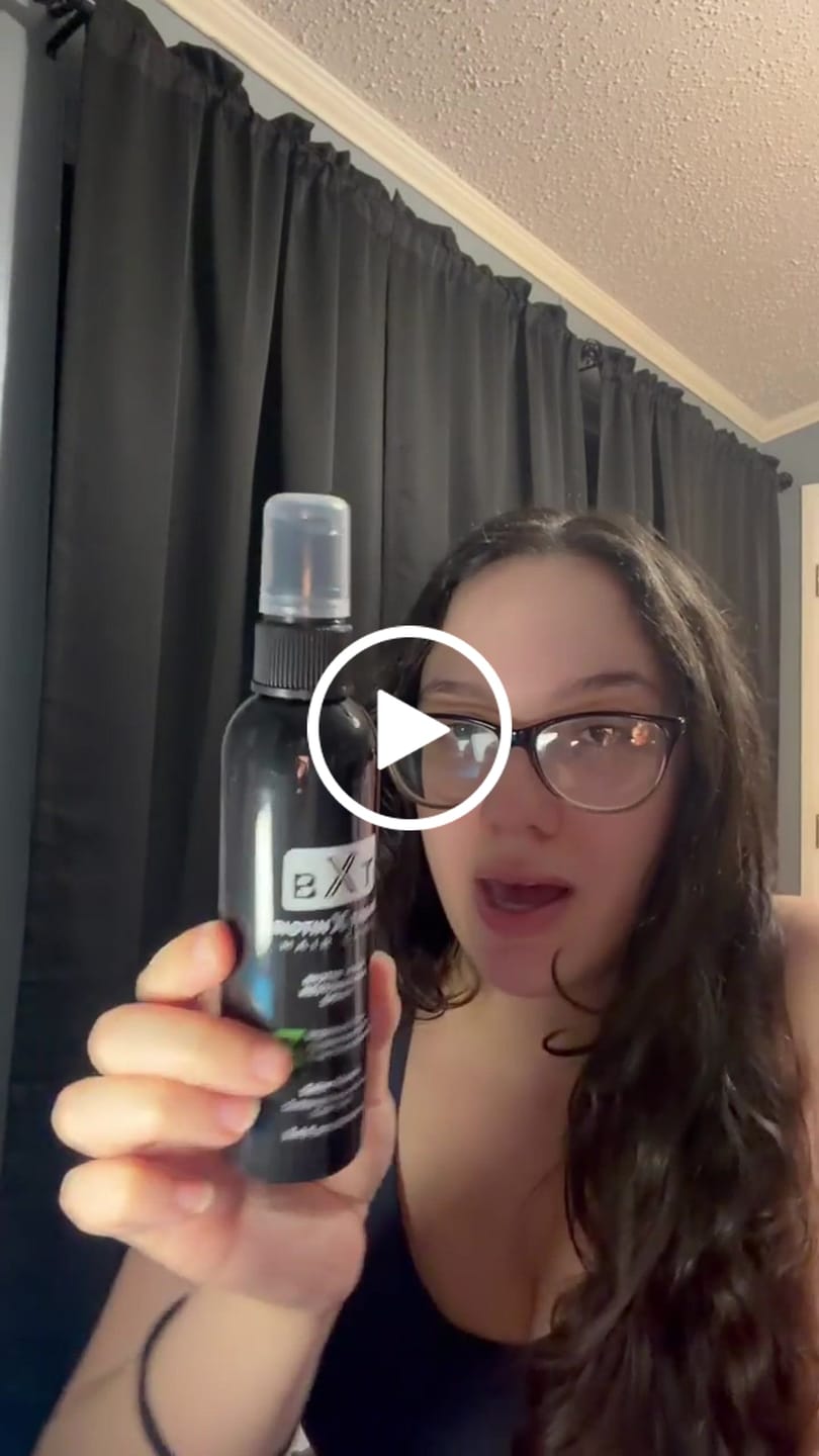 Customer video review of Natural Biotin DHT Blocker Spray - Best Hair Growth Spray for Men's and Women's Hair Loss and Thinning Hair