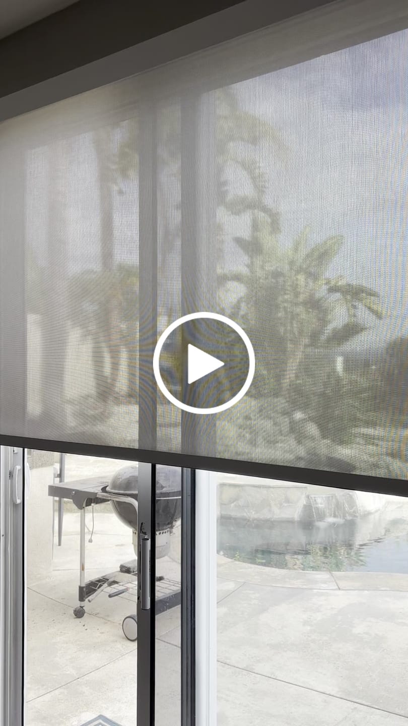 Customer video review of SmartWings Motorized Light Filtering Solar Shades 1%/3%/5% Openness Aventus