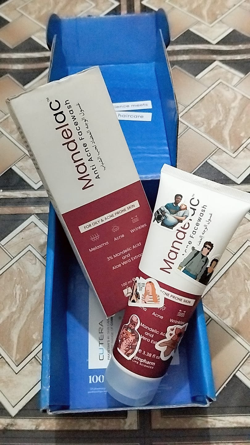 Customer photo review of MandelAC Facewash