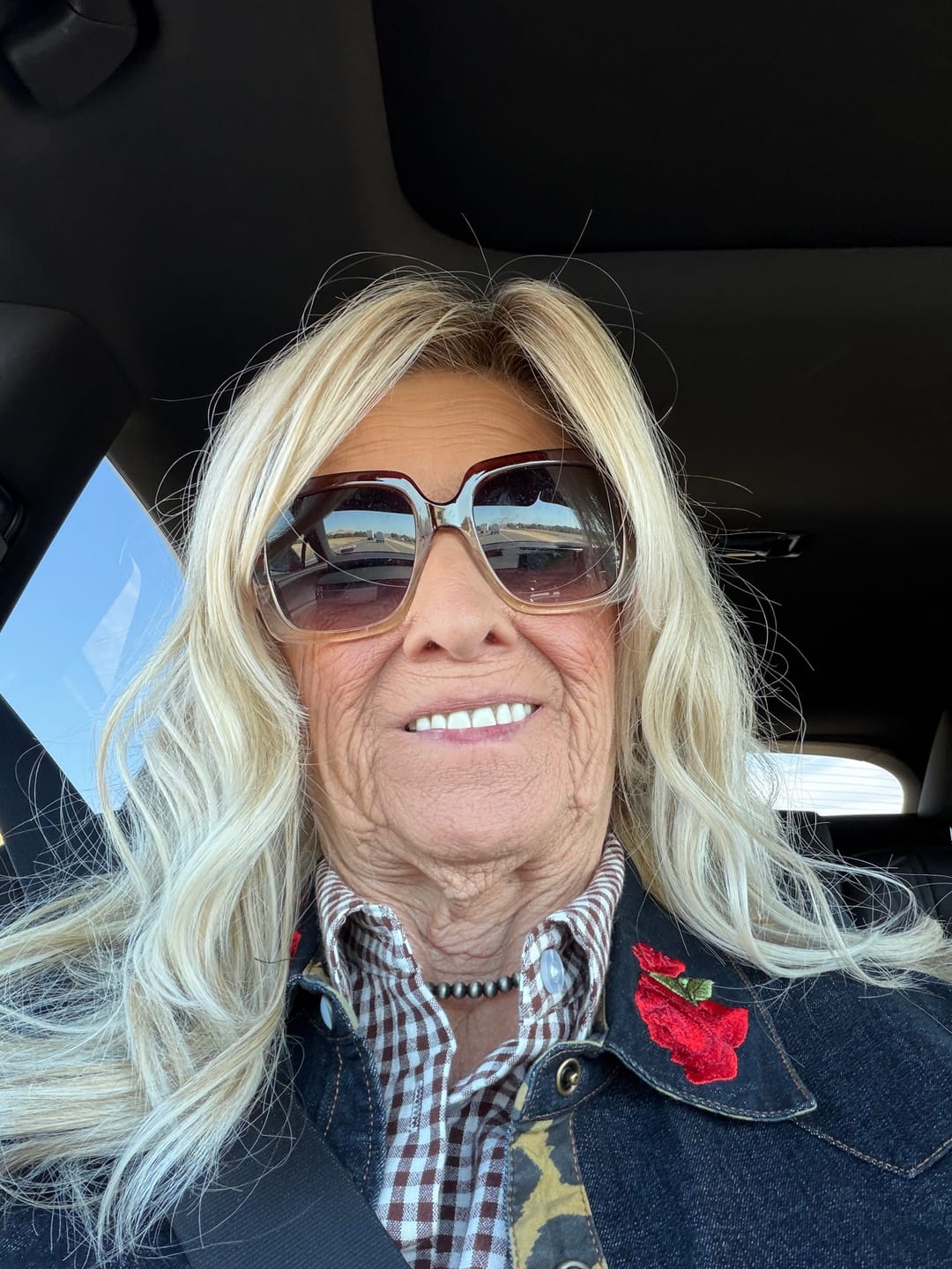 Customer photo review of WINNERS CIRCLE - Paparazzi Blonde