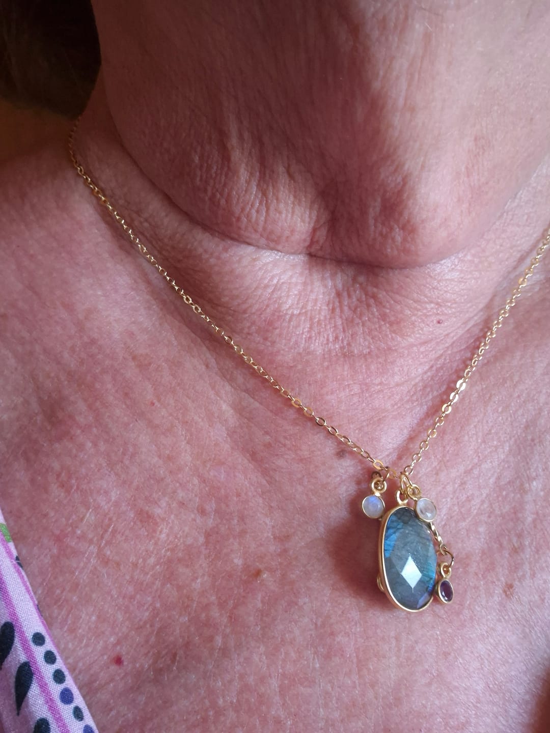 Customer photo review of Armure libre — Collier Labradorite, Pierre de lune & Améthyste #5