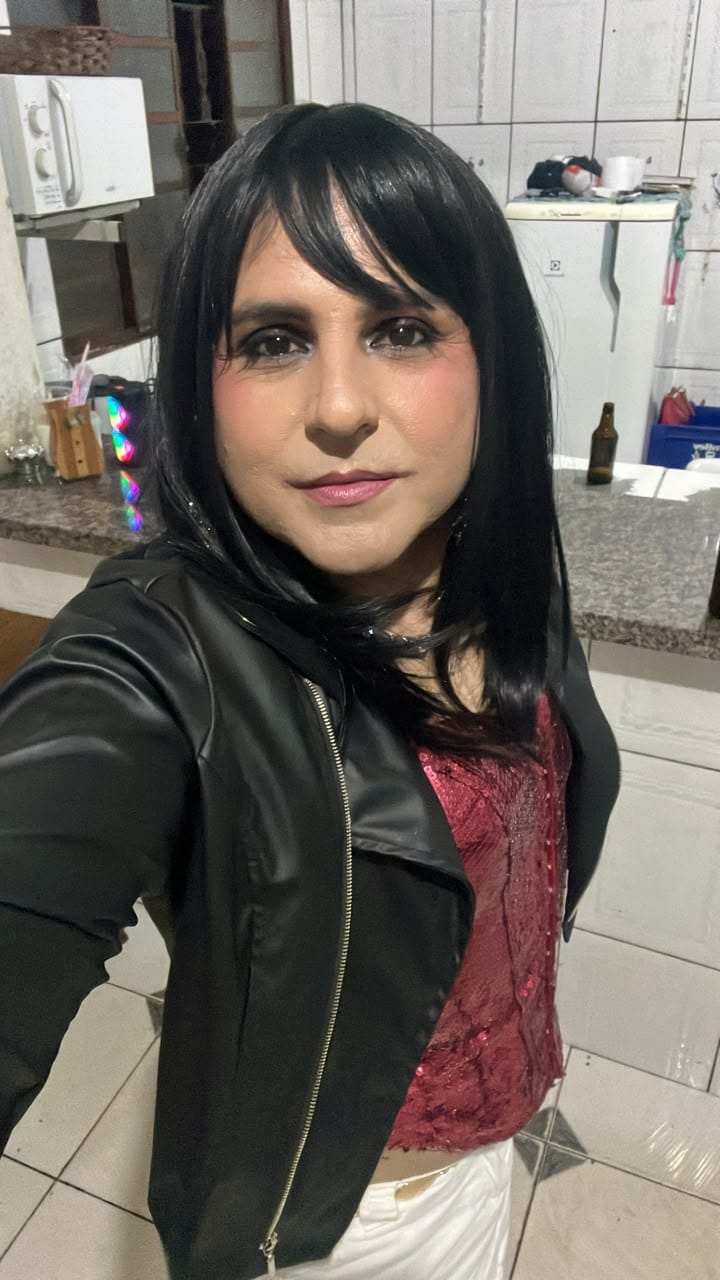 Customer photo review of Peruca Isa Preta com Franja (Premium)