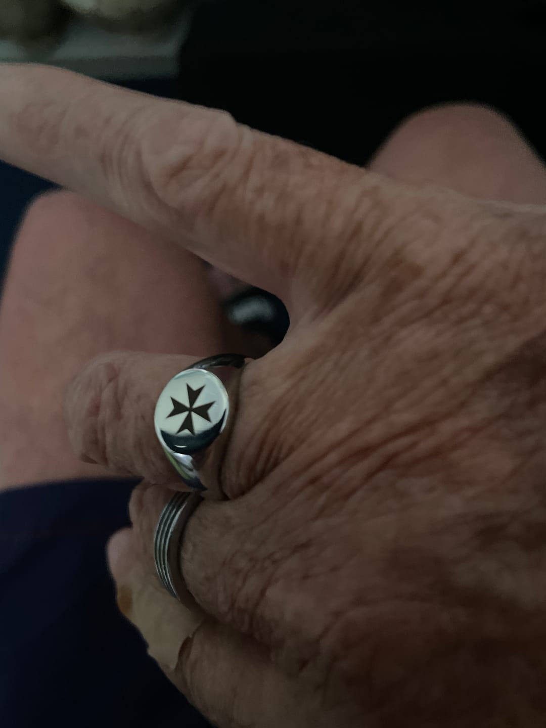 Customer photo review of Bague Croix de Malte