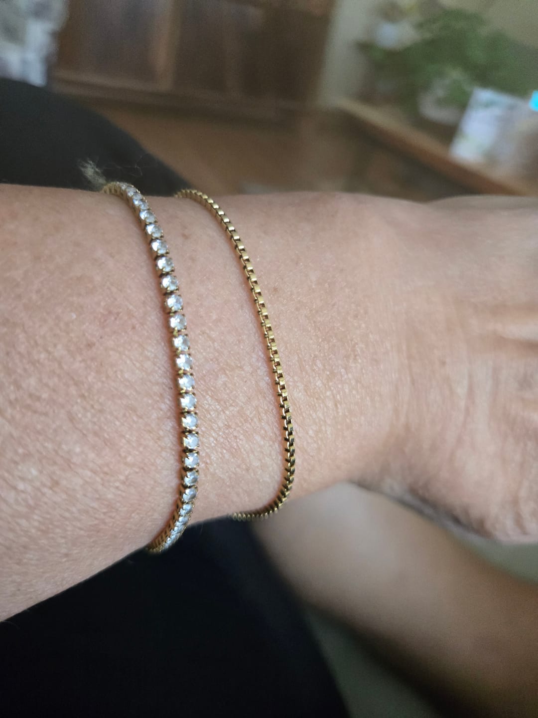 Customer photo review of Minimal Box Bracelet