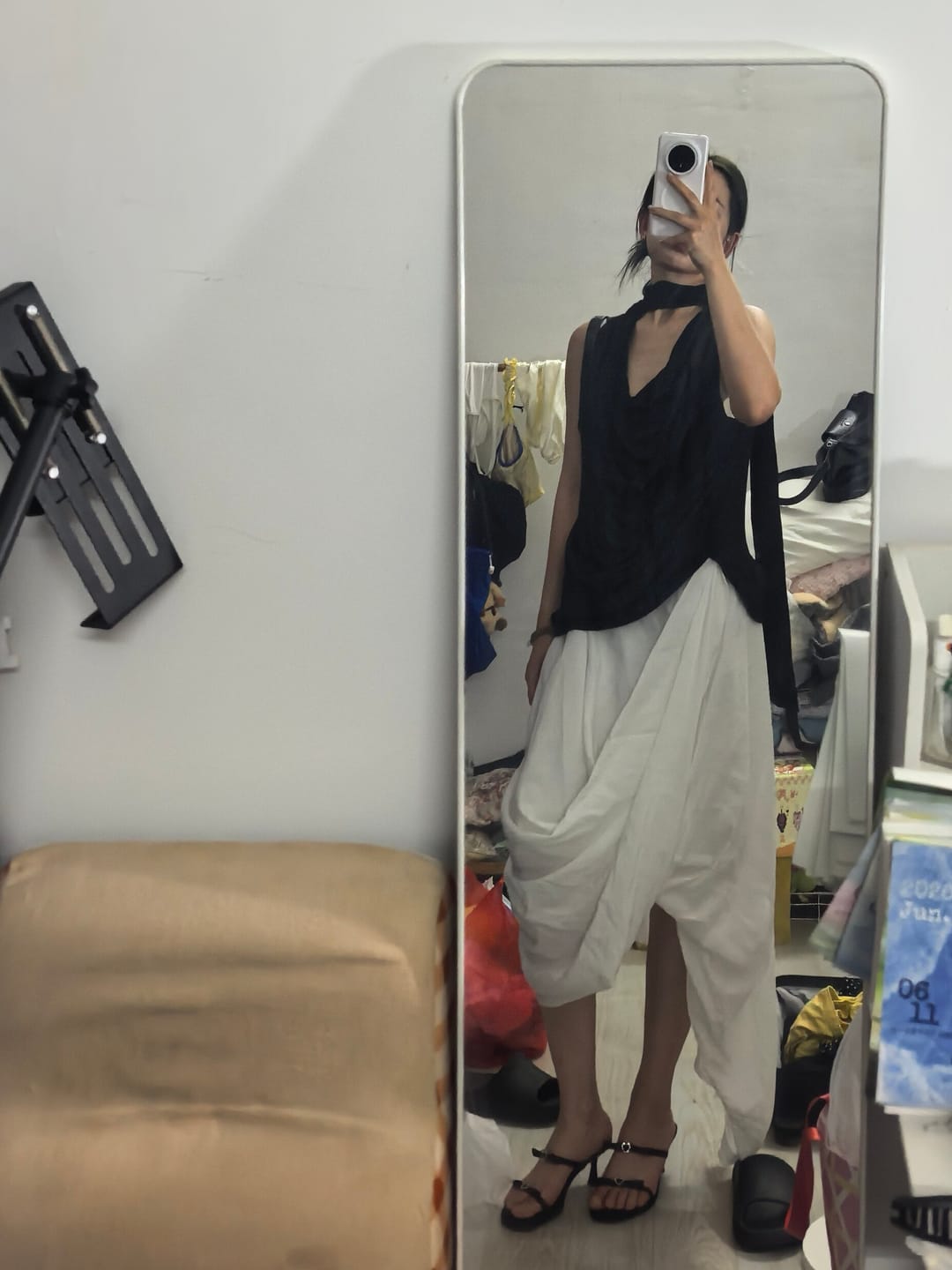 Customer photo review of 0122stepll Draped Scarf Satin Vest
