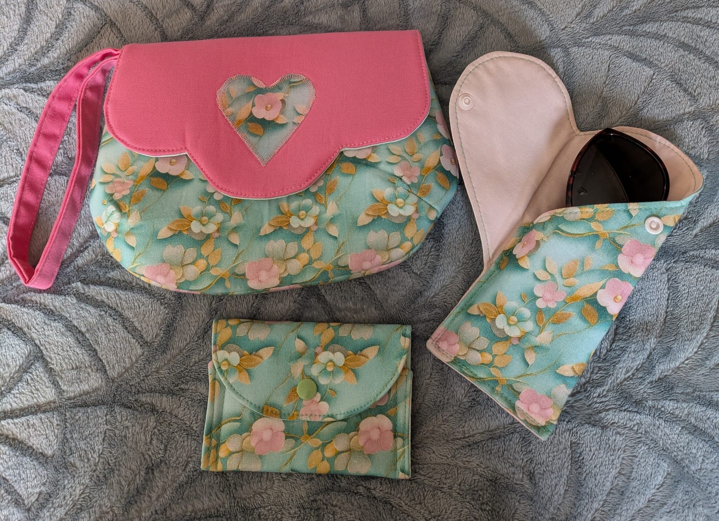 Customer photo review of 4 Piece Fat Quarter Bundle- 100% Cotton (Watercolour Floral)