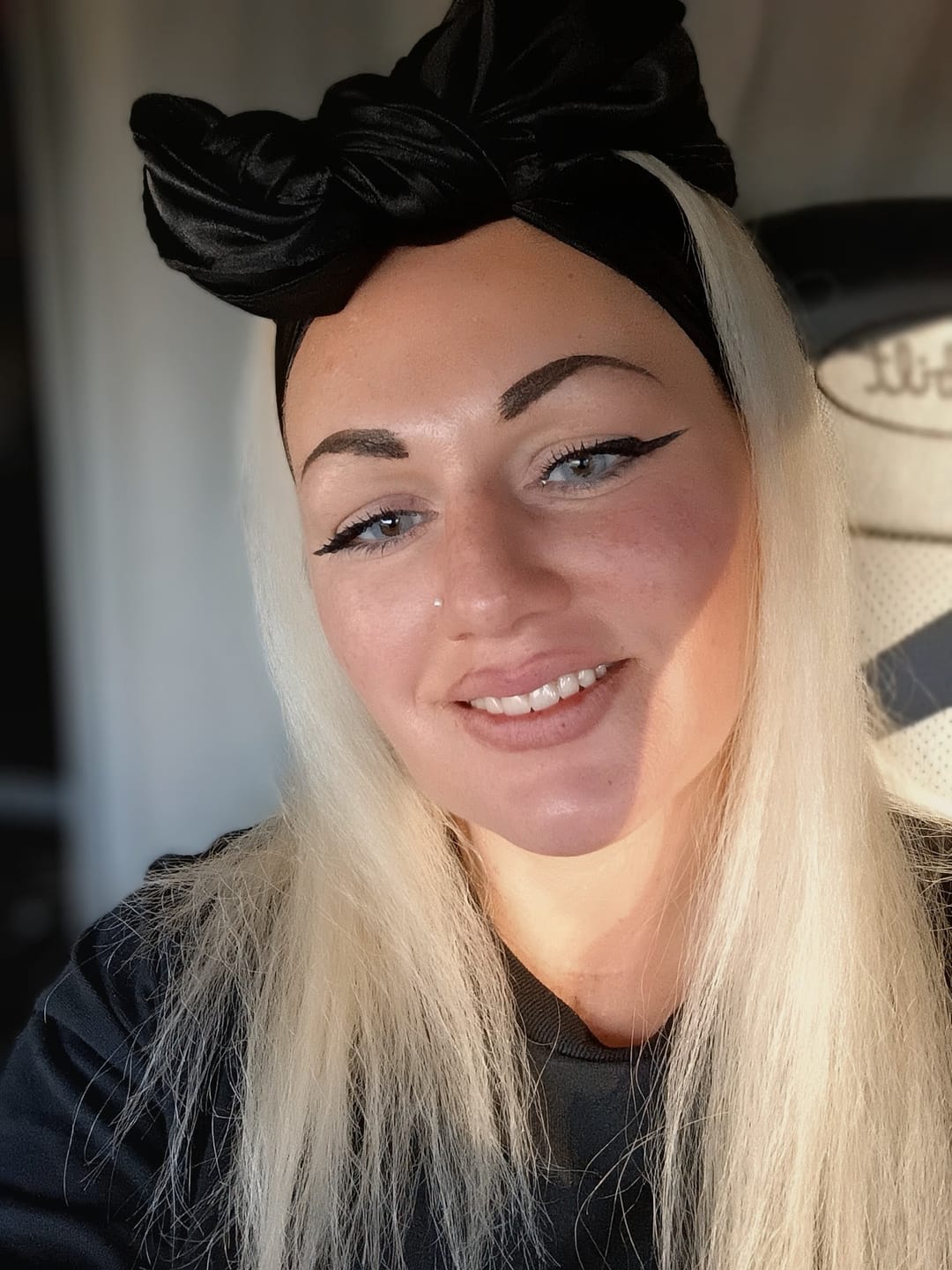Customer photo review of Hidrocor Quartz Blue Gray Prescription Colored Contact Lenses