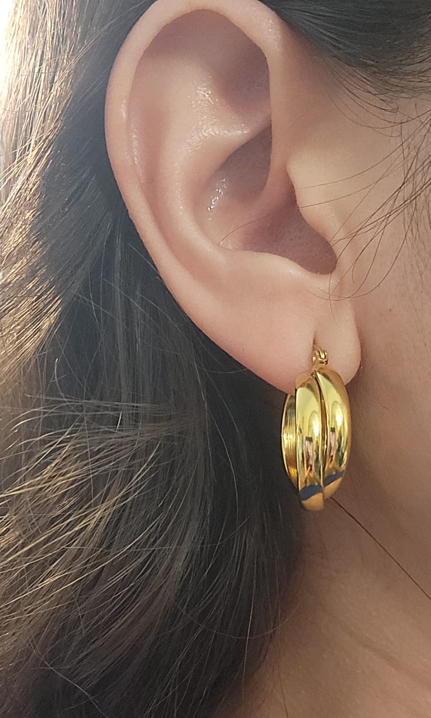 Customer photo review of Talia Gold Hoop Earrings
