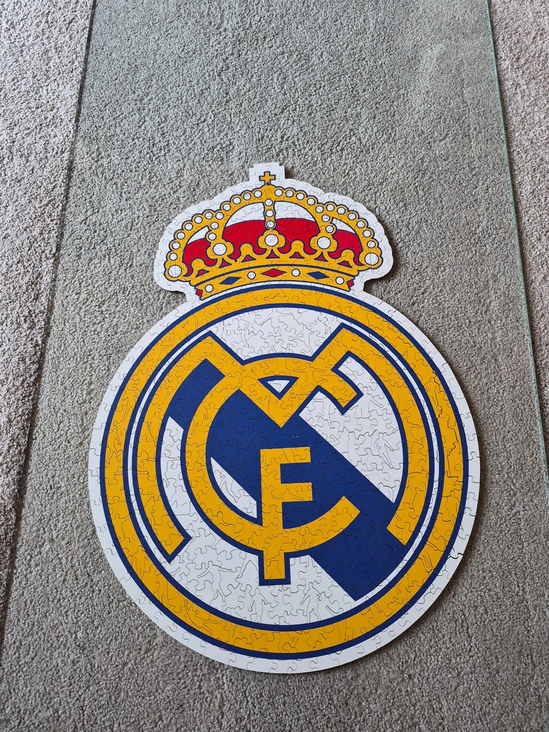 Customer photo review of Logo Real Madrid® - Puzzle di Legno