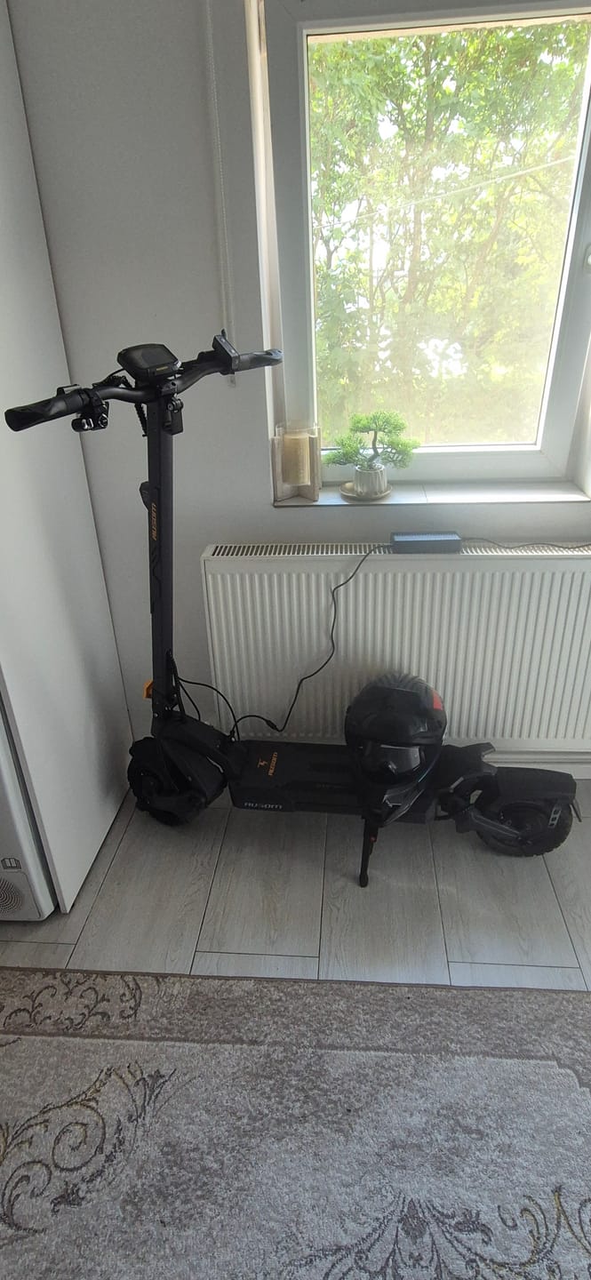 Customer photo review of Ausom DT2 Pro Dual Motor E-scooter