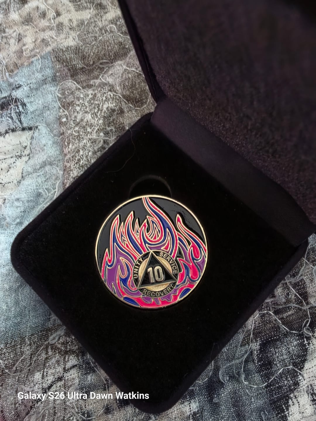 Customer photo review of 10 Year Sobriety Mint Twisted Flames Gold Plated AA Recovery Medallion - Black/Pink/Purple/Blue + Velvet Case